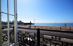 Spacious 3 Bedroom Beachfront Property With Amazing Sea Views!